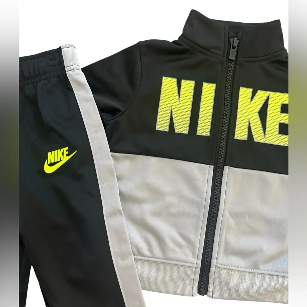 Nike Boys 2 Piece Track Jacket & Jogger Pants Set Boys Size 18 Months NWT